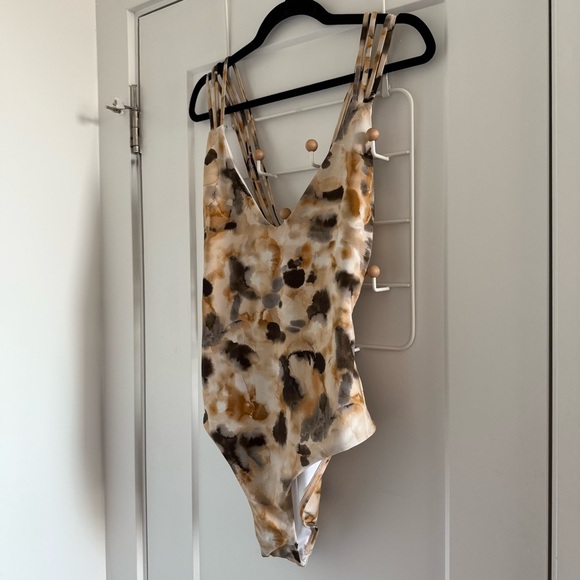 BCBG brown & tan abstract print one-piece strappy swimsuit - 14 (XL) NWT - Picture 3 of 7